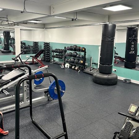Circa17- Entire Apt, Free Parking, Gym, City Central & Free Netflix Bracknell Exterior photo