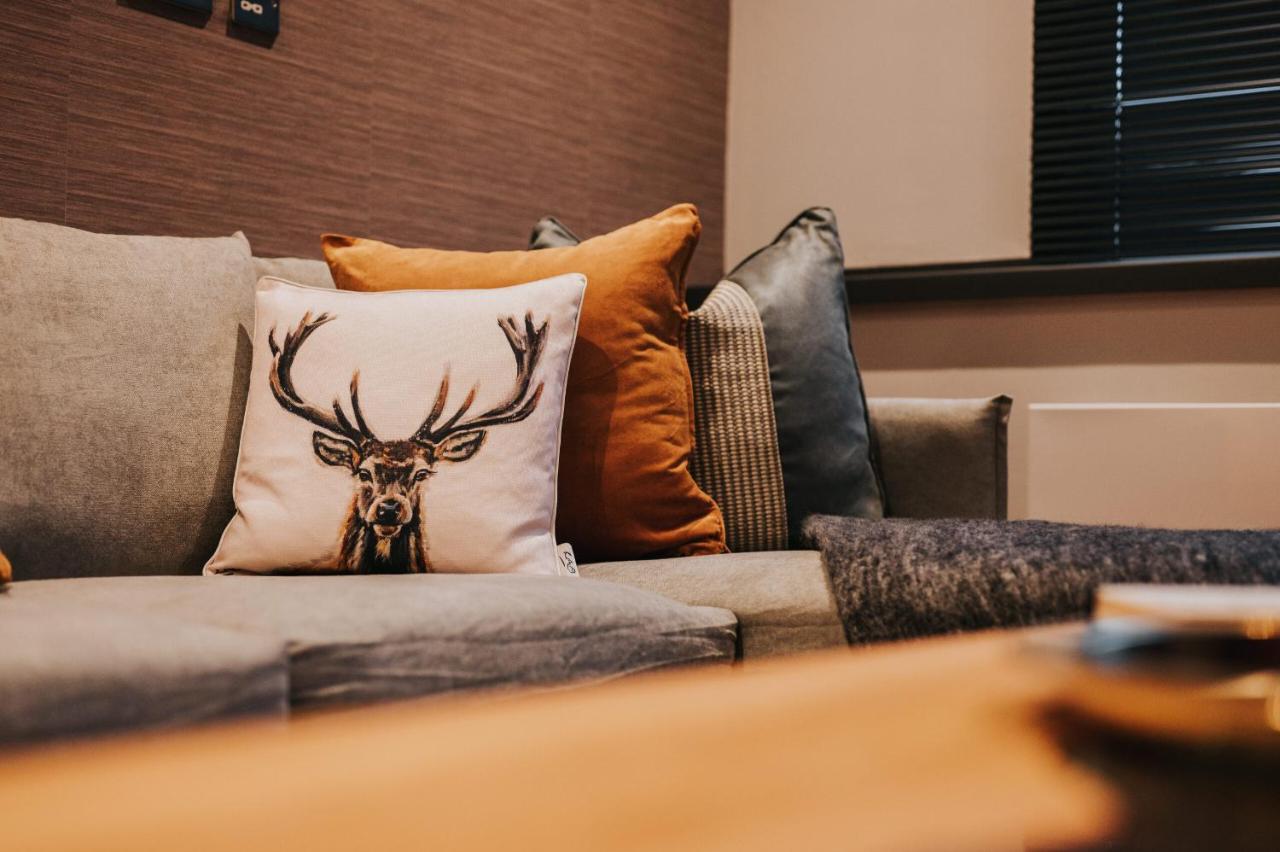 Circa17- Entire Apt, Free Parking, Gym, City Central & Free Netflix Bracknell Exterior photo