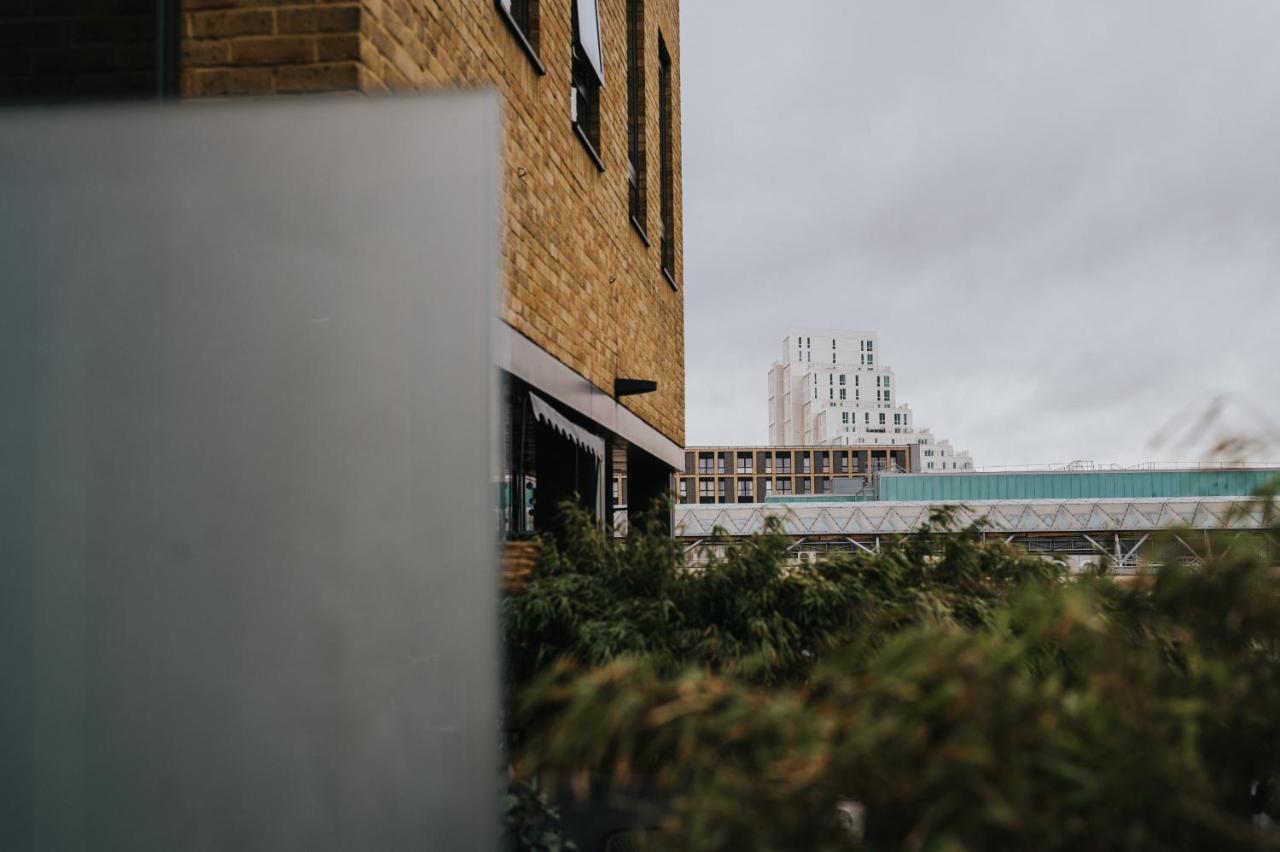 Circa17- Entire Apt, Free Parking, Gym, City Central & Free Netflix Bracknell Exterior photo