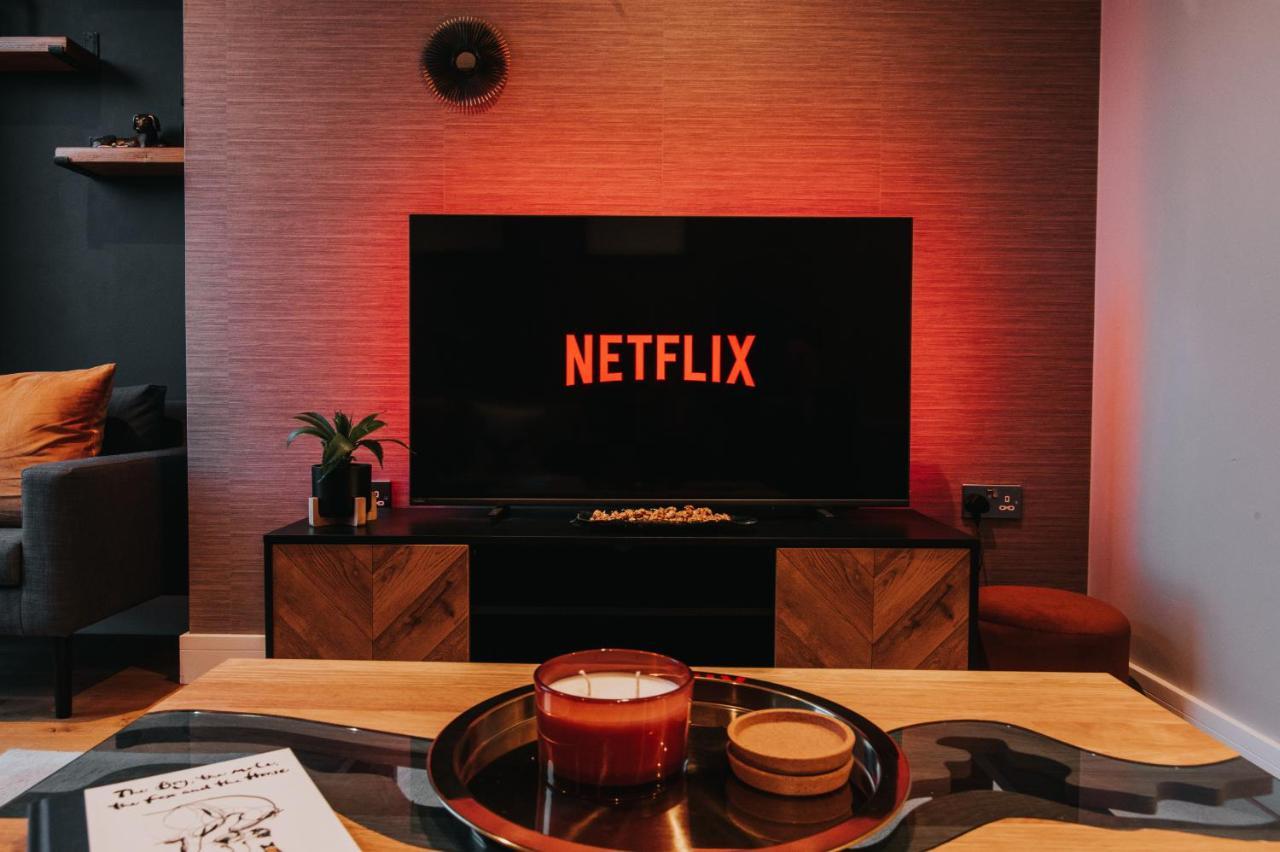 Circa17- Entire Apt, Free Parking, Gym, City Central & Free Netflix Bracknell Exterior photo